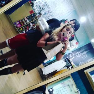 Meet your Posher, Val